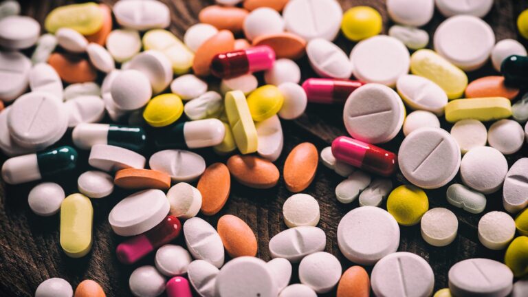 Prescribing psychostimulants  for people at risk of overdose