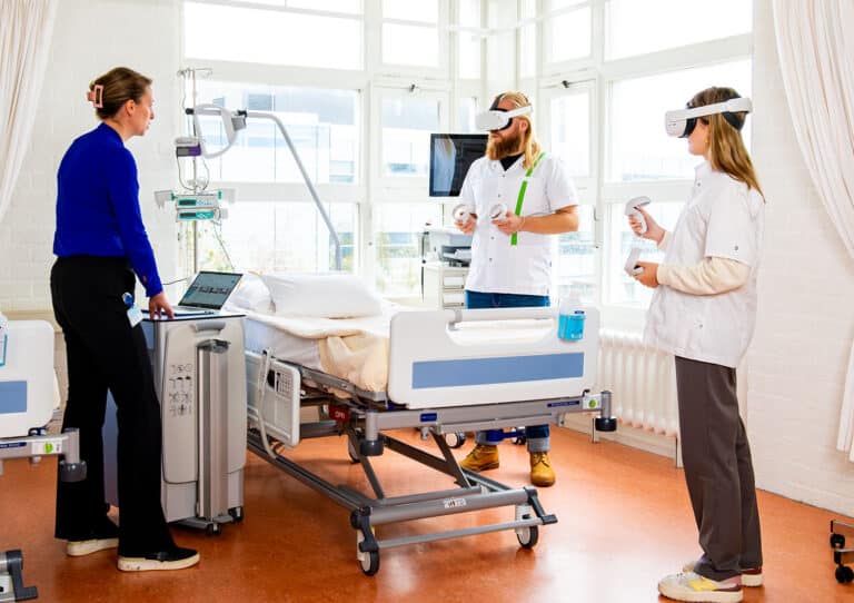Virtual reality’s role in nursing education: Strengthening empathy in therapeutic communications